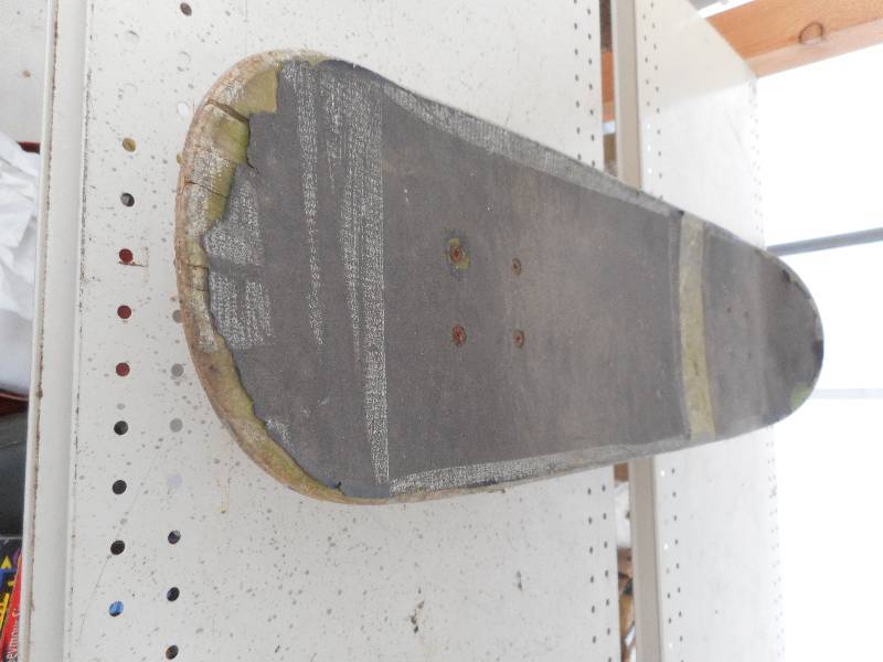 lot 31 image: SKATE BOARD