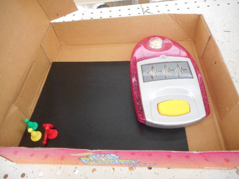 lot 41 image: FIB FINDER GAME