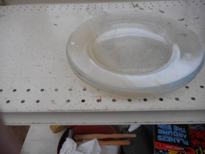 lot 42 image: SET OF 4 CLEAR PLATES
