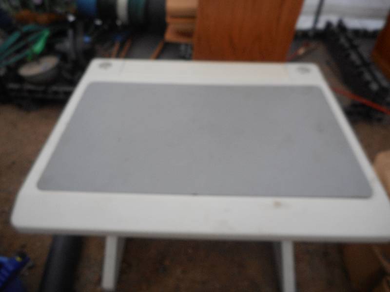 lot 43 image: HEAVY DUTY PLASTIC DRAWING DESK