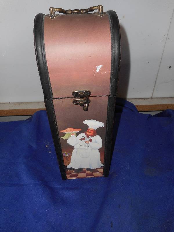 lot 55 image: VINTAGE WOODEN WINE BOX