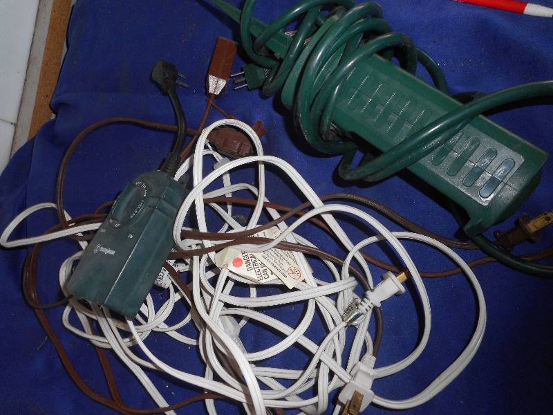 lot 119 image: CORDS AND TIMER