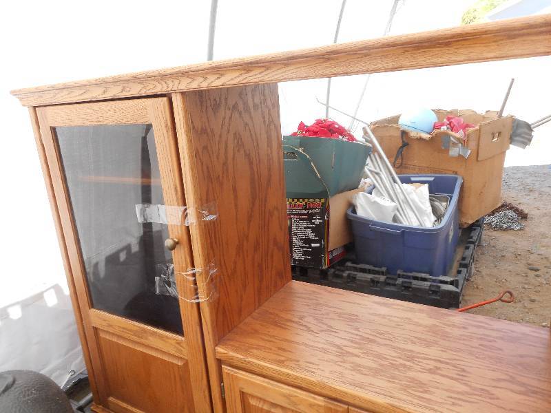 lot 122 image: HARDWOOD ENTERTAINMENT CENTER