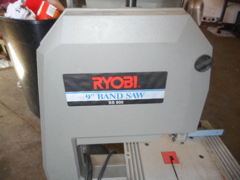 lot 123 image: RYOBI 9 INCH BAN SAW