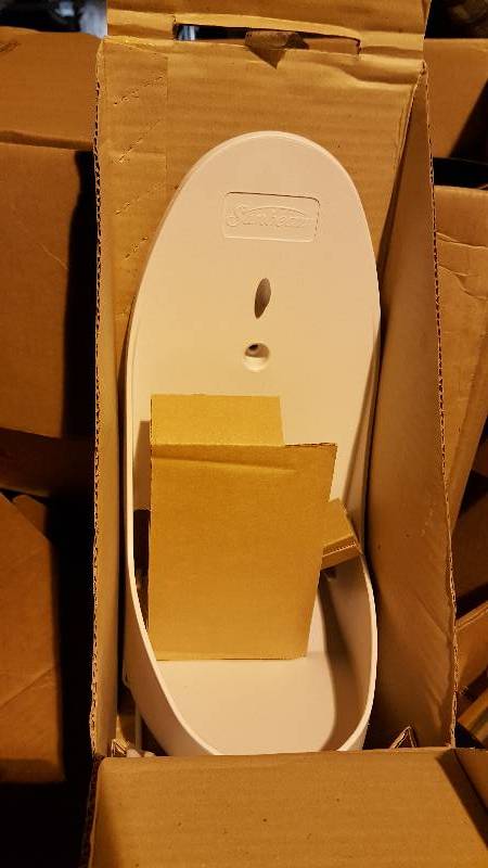 6 white Iron holders Unused