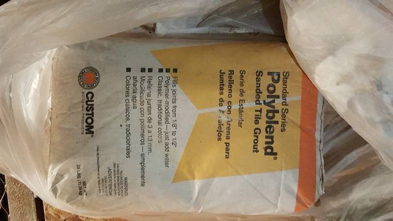 Polyblend sanded tile grout