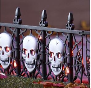 lot 10 image: Lighted Skull Fences  3pk.