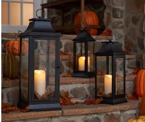 lot 21 image: Luminara 12 Heritage Indoor Outdoor Lantern with Flameless Candle & Remote