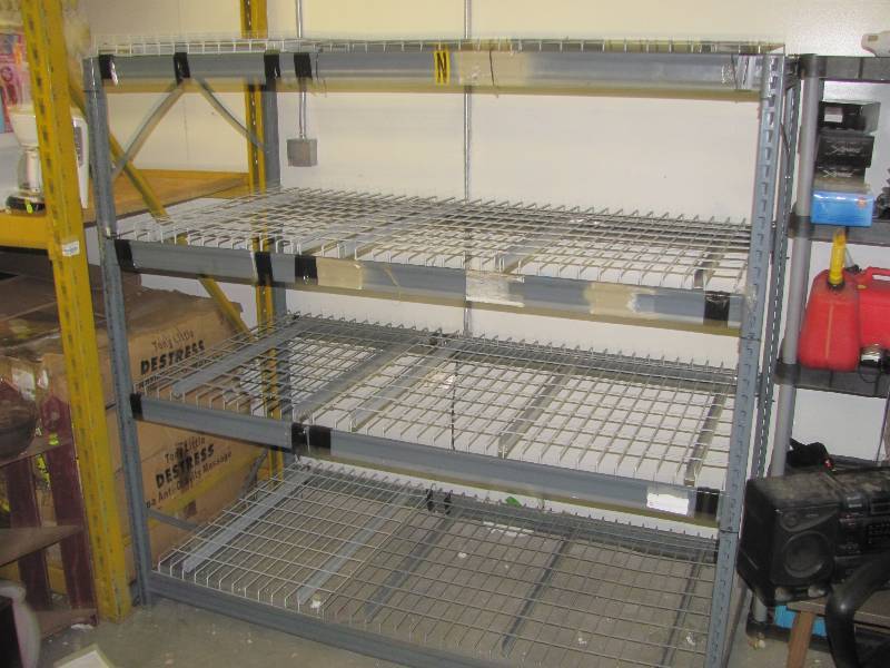 lot 3 image: Racks & Shelving