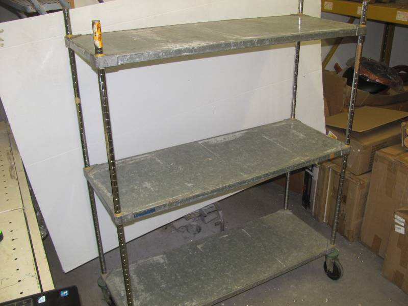 lot 5 image: Racks & Shelving
