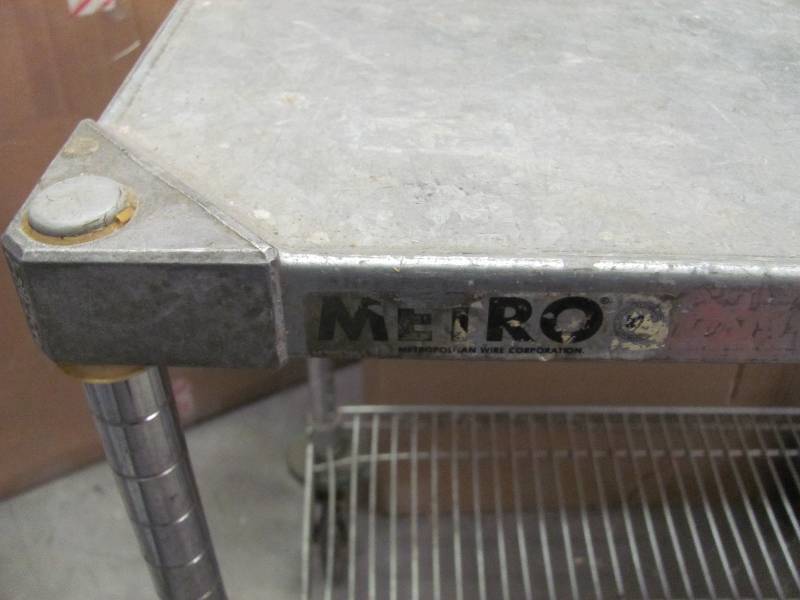 lot 11 image: Racks & Shelving