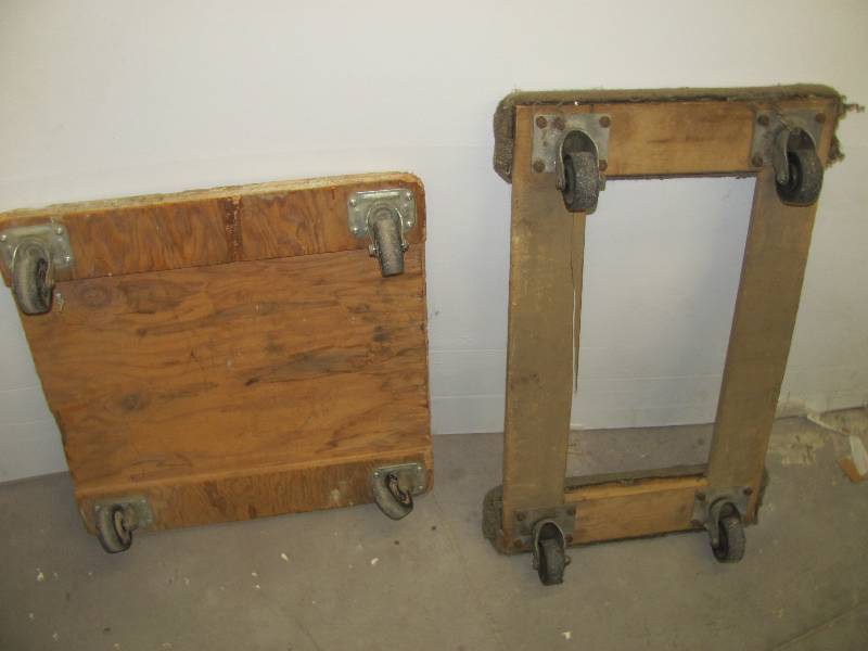 lot 14 image: 4-Wheel Carts