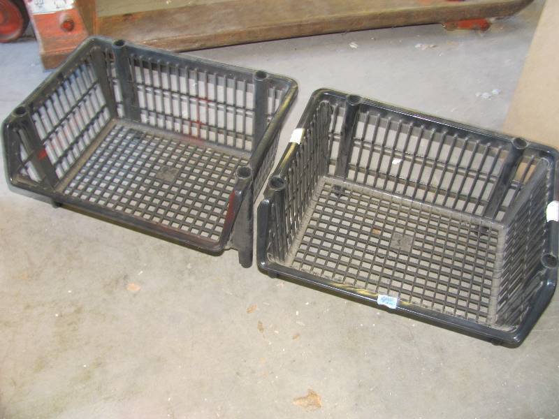 lot 32 image: Racks & Shelving