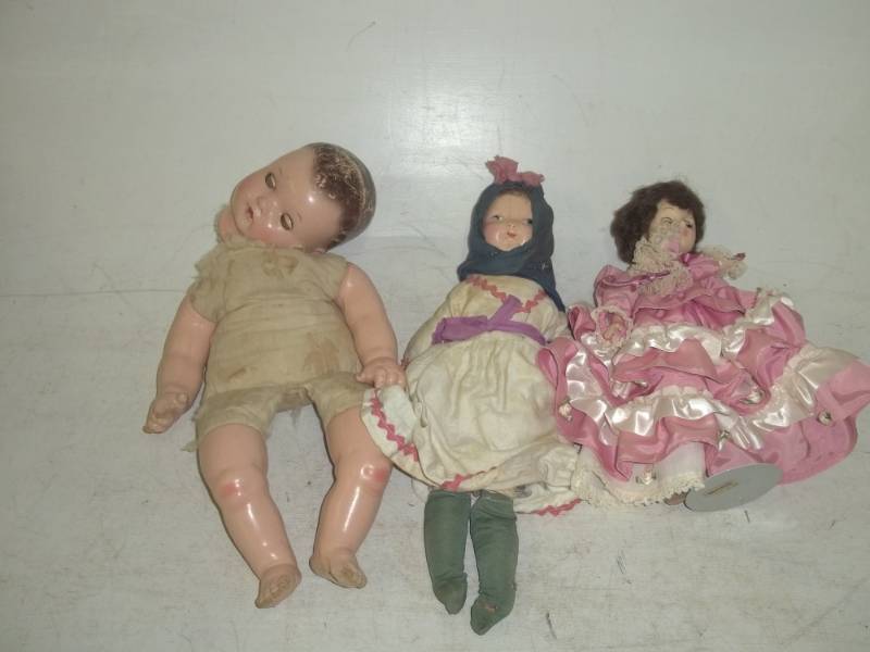 lot 52 image: 3 antique dolls