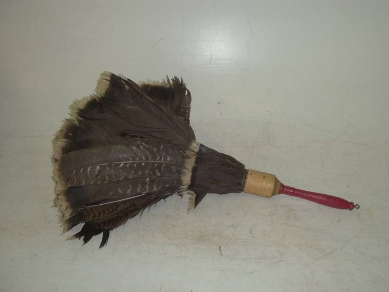 lot 62 image: Vintage feather duster turkey feathers