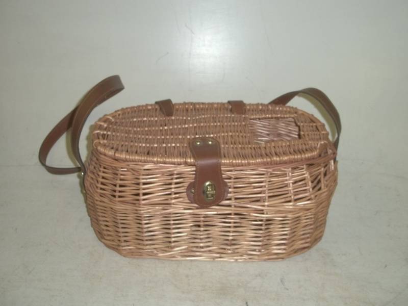lot 65 image: Creel 16 long