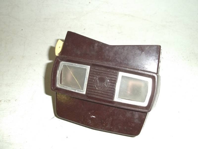 lot 71 image: Vintage view master