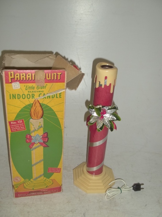 lot 103 image: Vintage paramount indoor candle light