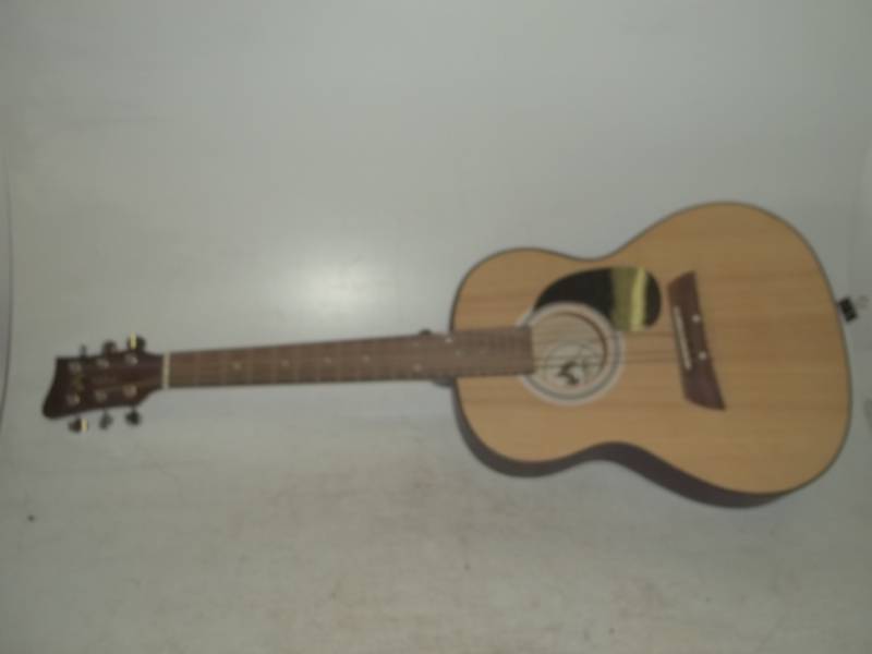 lot 118 image: Very nice beginner guitar Fuel brand