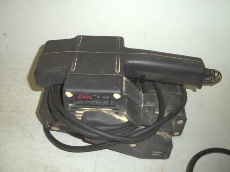 lot 129 image: Skil belt sander