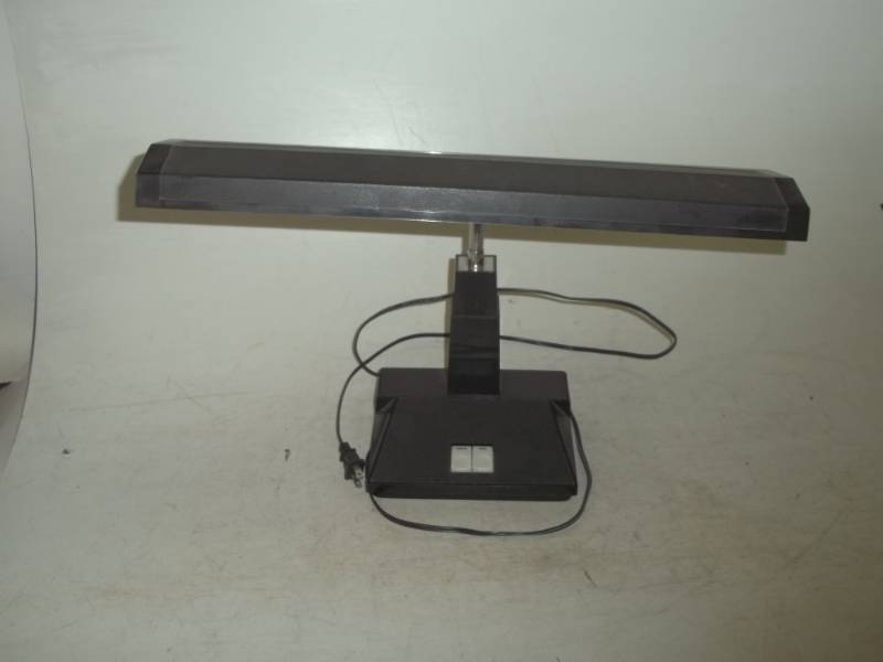lot 145 image: Enterprises limited working desk lamp