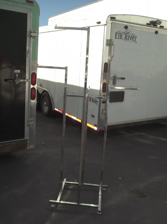lot 170 image: Clothes Retail Hanger Rack with 4 Bars