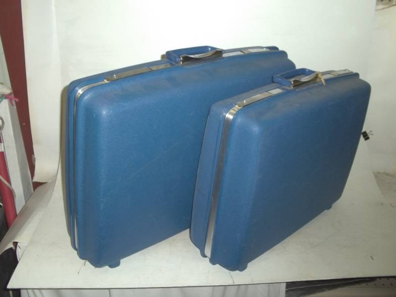 lot 183 image: 2 hard case suit cases, Samsonite