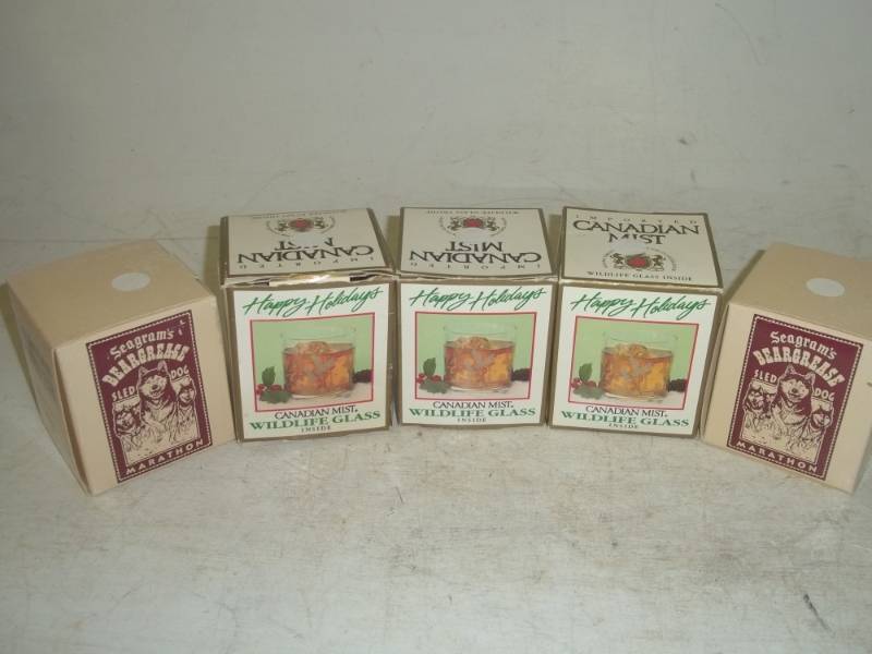lot 192 image: Canadian mistcseagrams bear grease collectible cocktail glasses