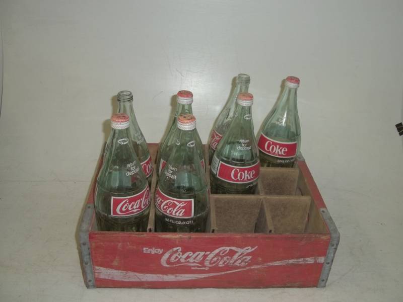 lot 194 image: Coca-Cola antiquerare 1 quart bottles