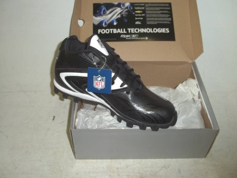 lot 231 image: Brand new size 9 NFL rebock cleats
