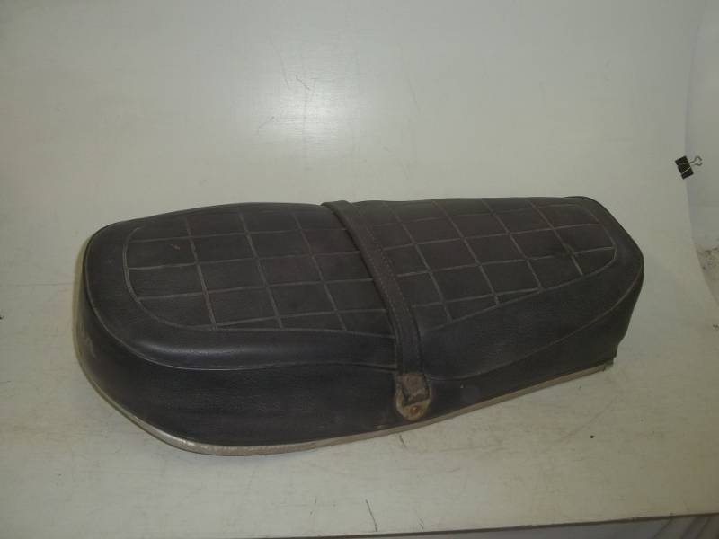 lot 235 image: 1970s approx Honda motorcycle seat