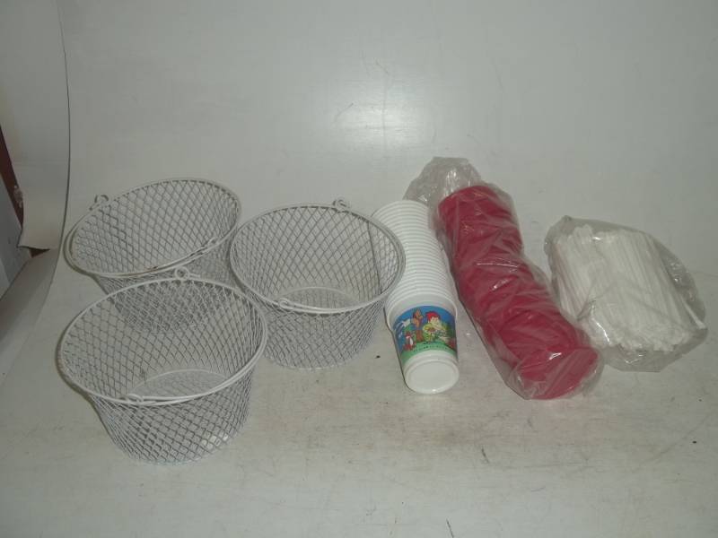 lot 240 image: Lot of childrens cups with lids and straws and 3 wire baskets