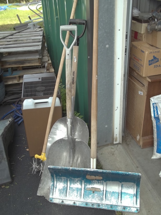 lot 279 image: 2 aluminum scoop shovels, snow shovel and weeder