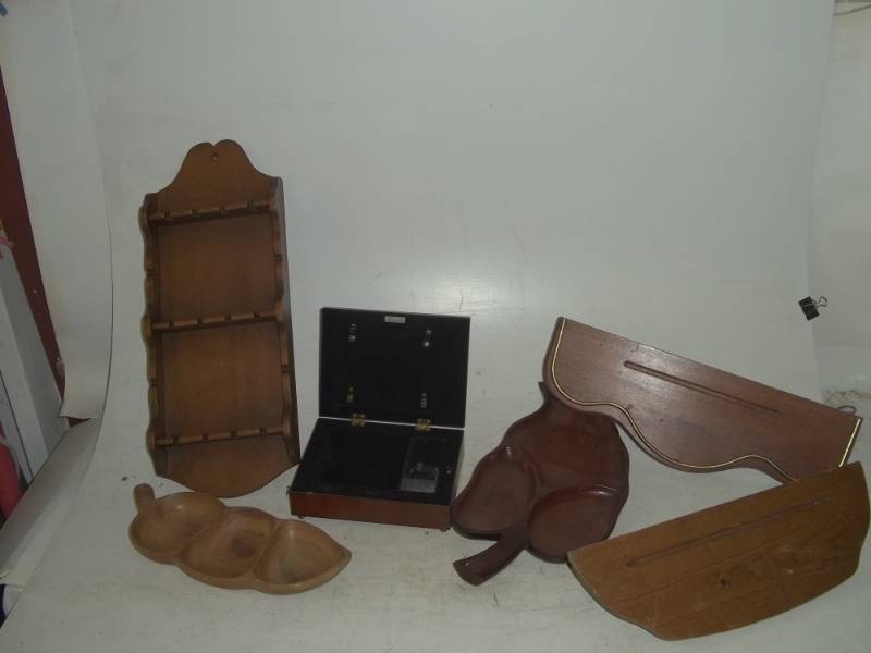 lot 284 image: Assortment of wood dcor including souvenir spoon holder and music box