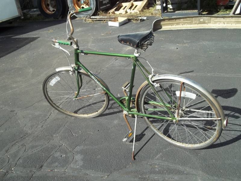 lot 298 image: Schwinn Bike single speed green