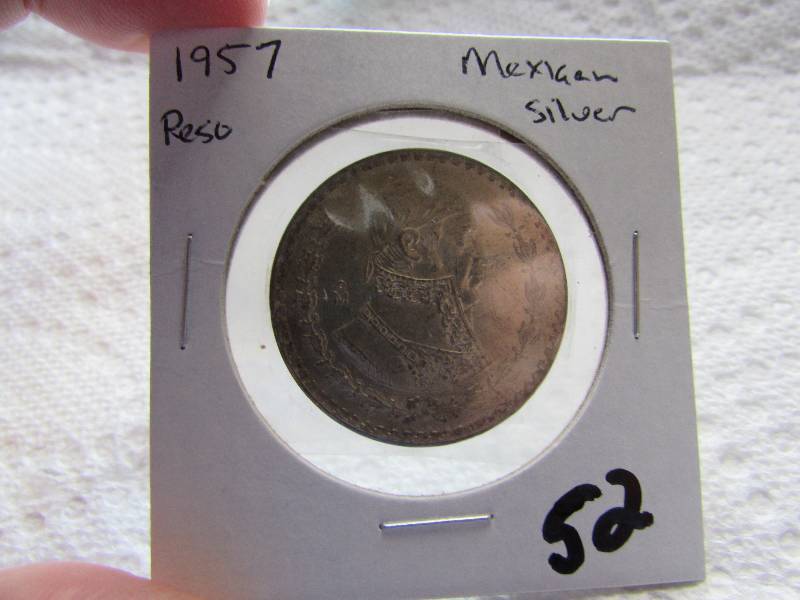 1957 UN PESO MEXICAN SILVER COIN...