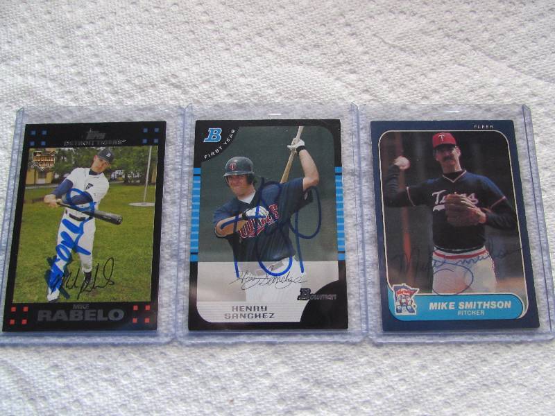 LOT OF 2 MN TWINS AUTOGRAPHED CARDS...