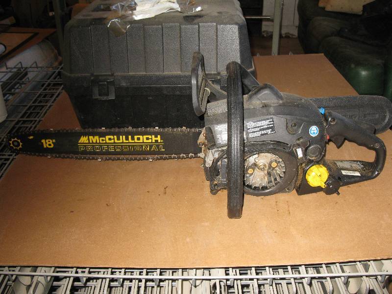 McCullough Chainsaw with case - not running