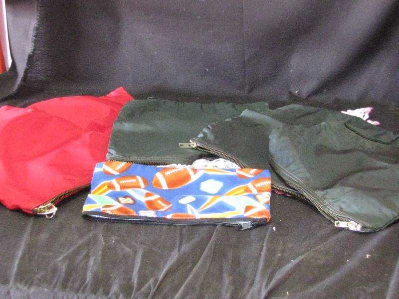 lot 26 image: Zipper Bags