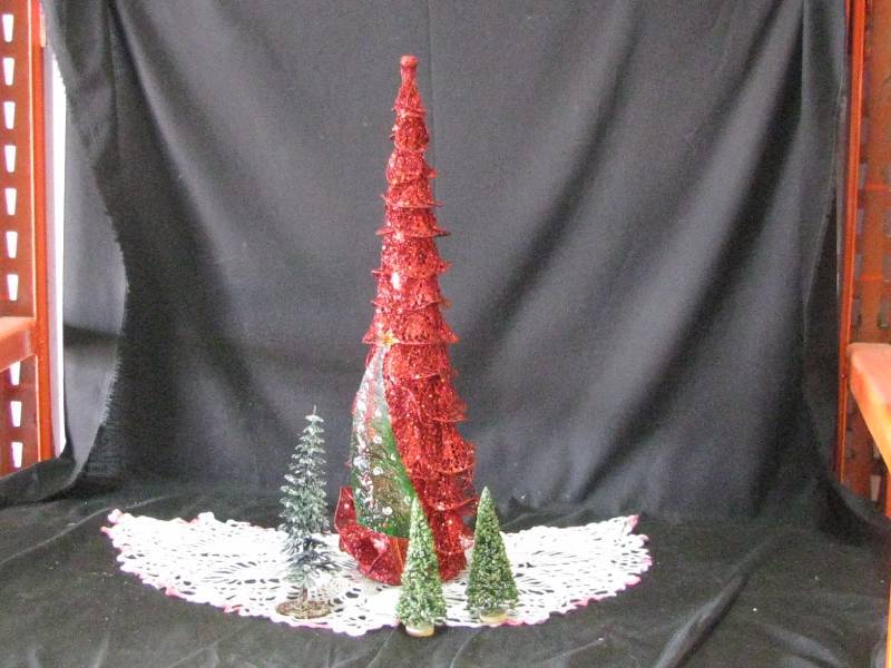 lot 33 image: Christmas Trees