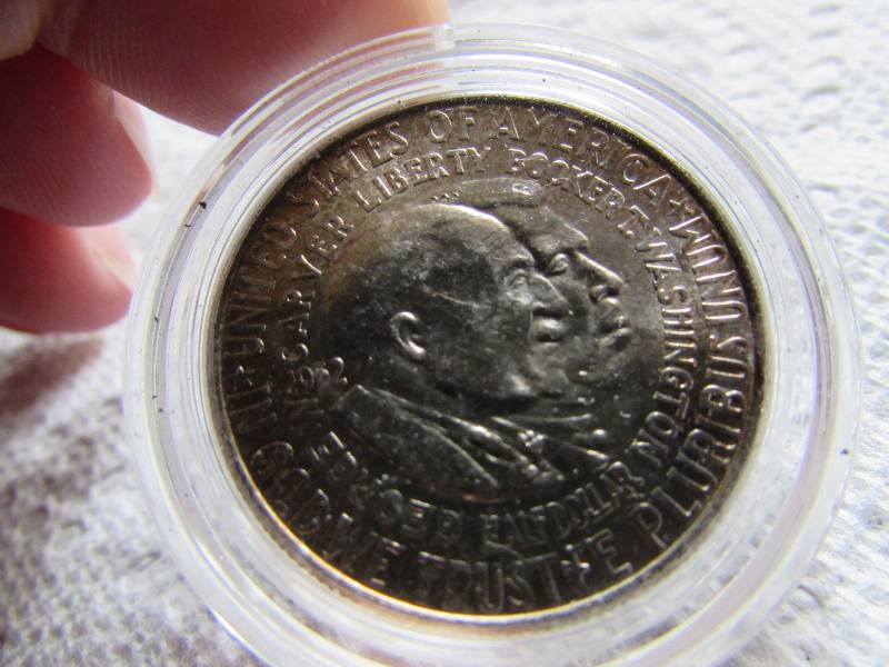 1952 CARVERWASHINGTON COMMEMORATIVE SILVER HALF - BU