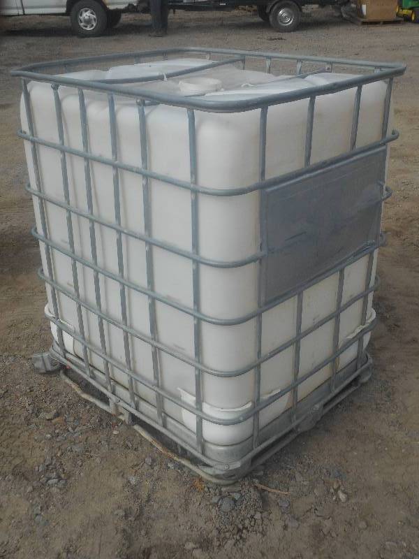Commercial 300-Gallon Liquid Tank With Steel Enclosure