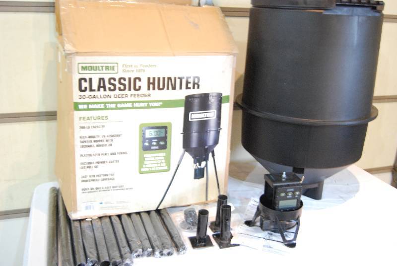 lot 6 image: Moultrie Deer Feeder