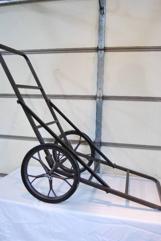 lot 7 image: Game Cart