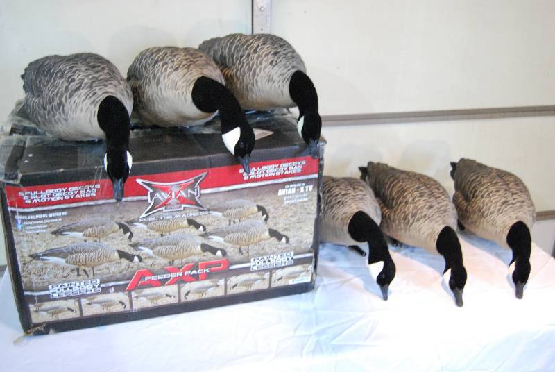 lot 9 image: Goose Decoys
