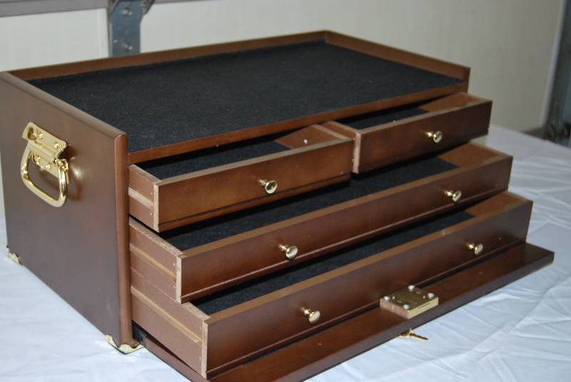 lot 41 image: Storage Cabinet