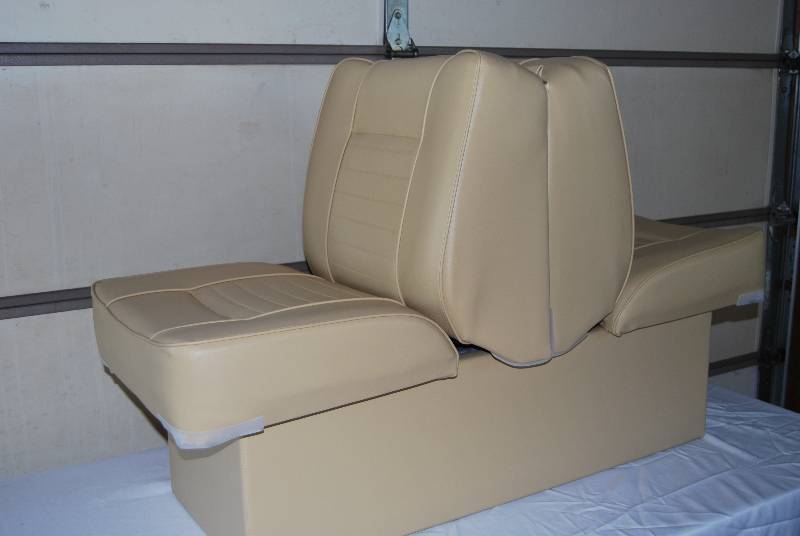lot 69 image: Lounge Seat