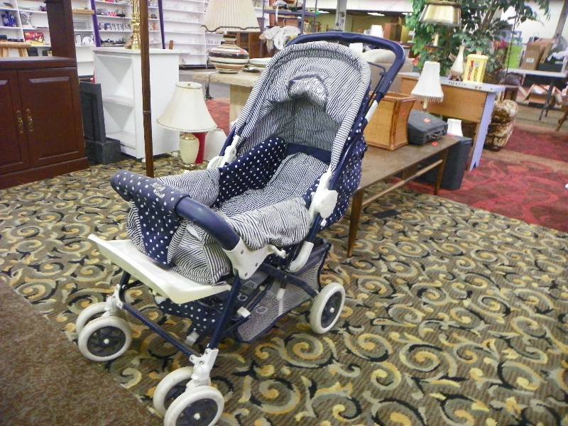lot 86 image: Graco baby stroller