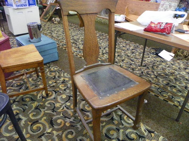 lot 104 image: Dining room chair