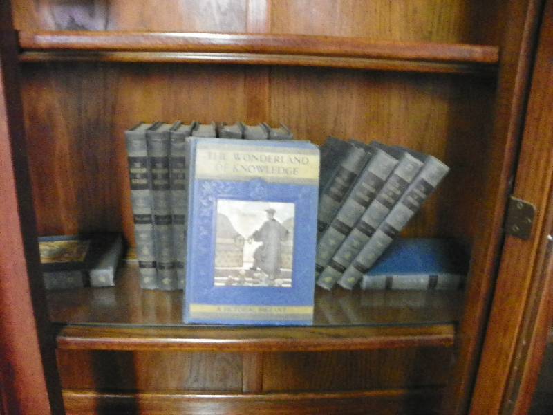 lot 159 image: The Wonderland of Knowledge set of boxes